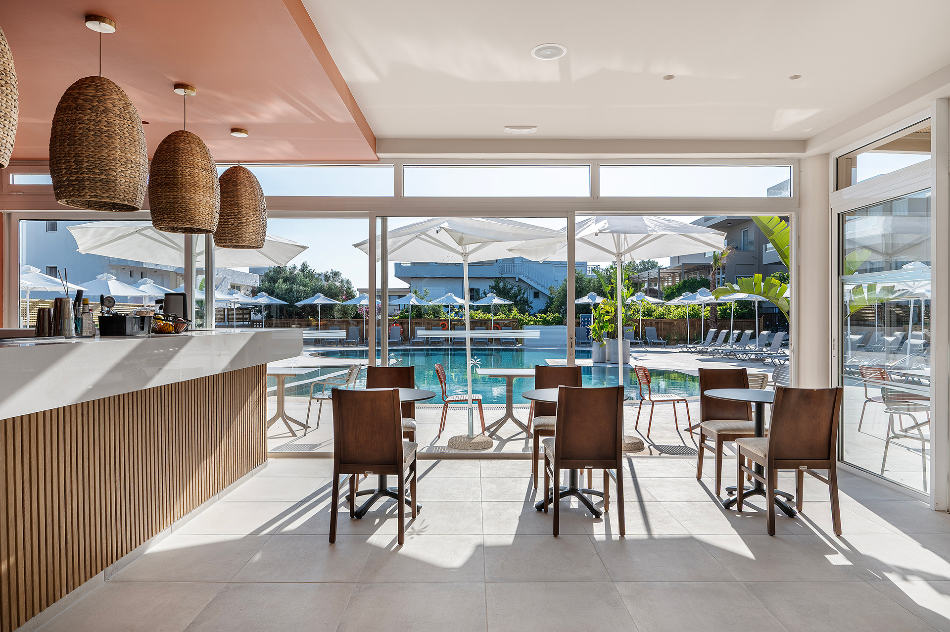 Saline Hotel Time To Smile Dining 7038